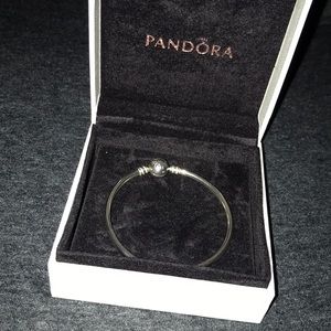 never worn silver pandora bracelet
